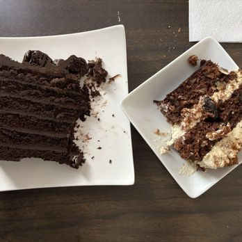 Black Sheep L8V8D - Chocolate and carrot cakes - New American Near Me - Spring, Texas Black Sheep L8V8D - Chocolate and carrot cakes - New American Near Me - Spring, Texas