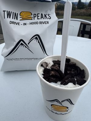 Twin Peaks Drive In by null
