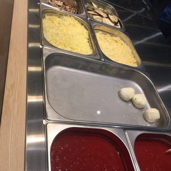 fredo's Pizzagastronomia - Fresh stuff from the counter - Pizza Near Me - Malmö, M