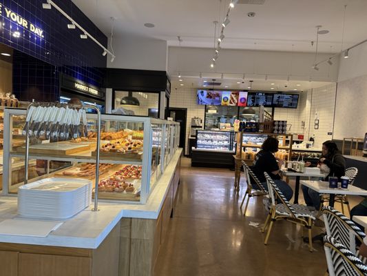 Paris Baguette by null