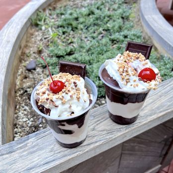 Ghirardelli Square - Nondairy vegan hot fudge sundaes, so good! (instagram: jax.vegan.eats) - Shopping Centers Near Me - San Francisco, California