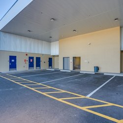 Red Mountain Self Storage & RV - Covered loading and unloading area to keep you and your items out of the sun and rain.
