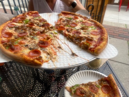 Big Apple Pizza by null