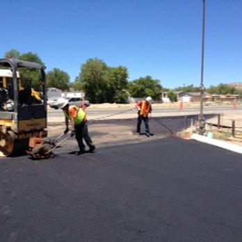 Apex Grading & Paving - workers working on a road - General Contractors Near Me - Reno, Nevada Apex Grading & Paving - workers working on a road - General Contractors Near Me - Reno, Nevada