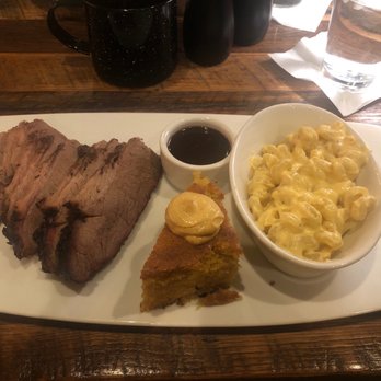 ROAM Kitchen + Bar - Brisket with Mac and cheese - New American Near Me - Sioux Falls, South Dakota ROAM Kitchen + Bar - Brisket with Mac and cheese - New American Near Me - Sioux Falls, South Dakota