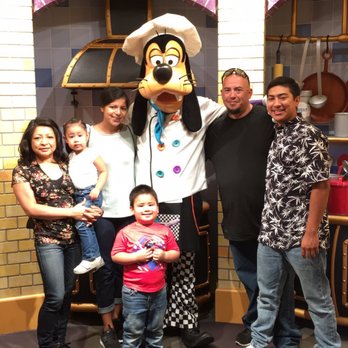 Goofy's Kitchen - American Near Me - Anaheim, California