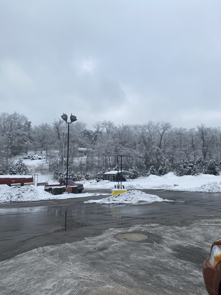 PEGS FOOD MART & GAS Updated September 2024 13 Photos 1681 S Wilderness Rd, Mount Vernon