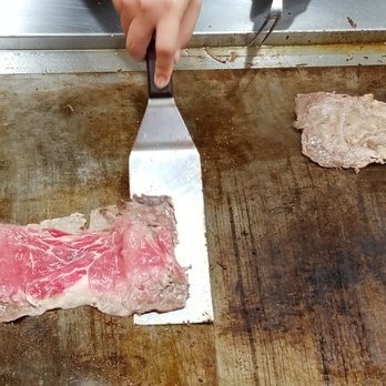Teppanyaki Farmer - Cooking the beef - Teppanyaki Near Me - Honolulu, Hawaii Teppanyaki Farmer - Cooking the beef - Teppanyaki Near Me - Honolulu, Hawaii