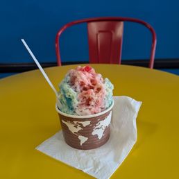Regular size with cotton candy, blue raspberry, cherry and condensed milk topping. A spoon of cloud and heaven... Regular size with cotton candy, blue raspberry, cherry and condensed milk topping. A spoon of cloud and heaven...