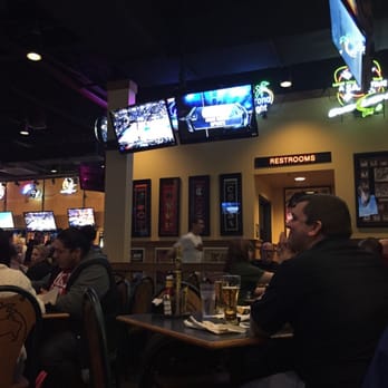 Buffalo Wild Wings - Chicken Wings Near Me - Mount Prospect, Illinois