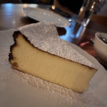 Alobar Yorkville - Cheesecake - Bars Near Me - Toronto, Ontario