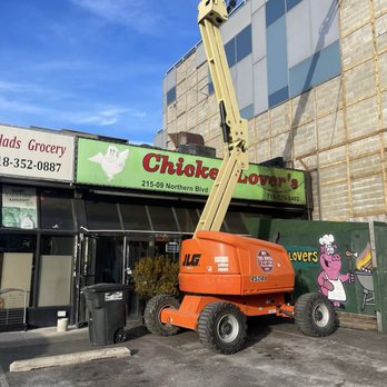 Chicken Lovers - Parking - American Near Me - Bayside, New York