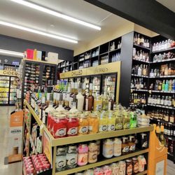 Bubbles Market & Spirits
