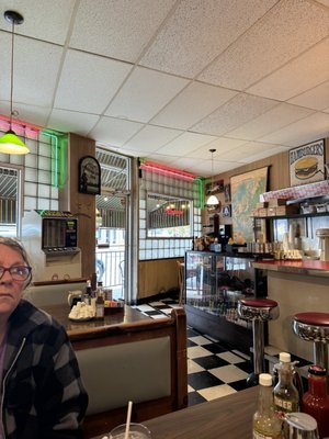 Louie M's Burgerlust by null