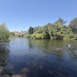 River Front Cabins - Swimming near the cabin