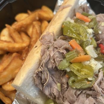 Lou Malnati's Pizzeria - Italian Beef Sandwich - Pizza Near Me - Schaumburg, Illinois Lou Malnati's Pizzeria - Italian Beef Sandwich - Pizza Near Me - Schaumburg, Illinois