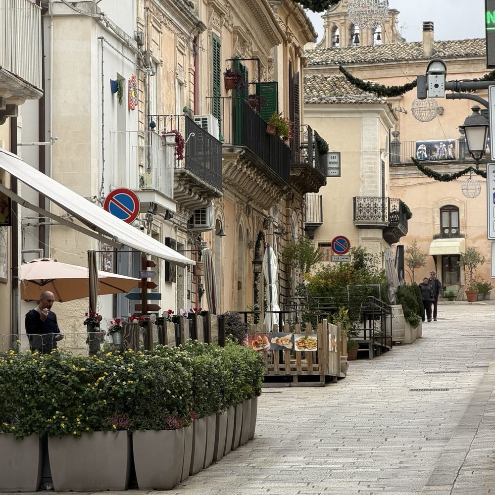 Superb agriturismo with a view of Noto and near the sea, image size:1000x1000