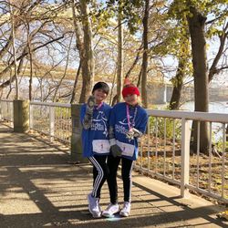 Girls On the Run Greater Cincinnati - Twinning after the race!