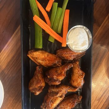 The Shed Craft Bar And Kitchen - Chicken wings - Sports Bars Near Me - Franklin, Massachusetts