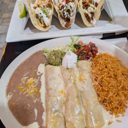 Pikantes - Soft ground meat tacos and enchiladas bianco