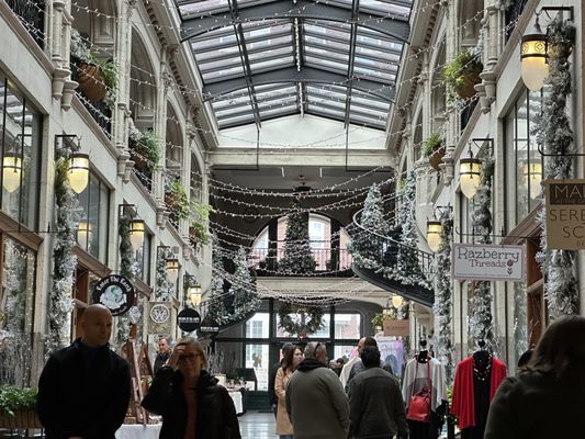 Grove Arcade by null