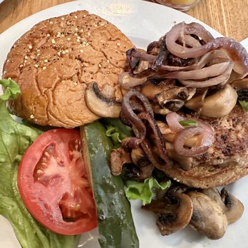 Jongewaard's Bake n Broil - Mushroom Burger - American Near Me - Long Beach, California