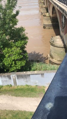 Pont de Pierre by null