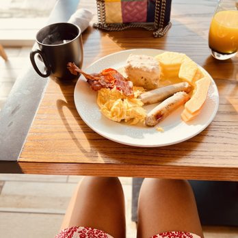 Bridgetown BBQ - a plate of food on a table - Breakfast & Brunch Near Me - Portland, Oregon Bridgetown BBQ - a plate of food on a table - Breakfast & Brunch Near Me - Portland, Oregon