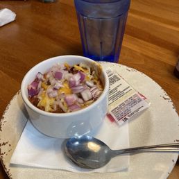 Chilly with onions and cheese Chilly with onions and cheese