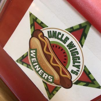 Uncle Wiggly's Weiners - Sign - Hot Dogs Near Me - Luling, Texas