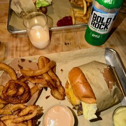 Custom Beauvine burger with onion rings Custom Beauvine burger with onion rings