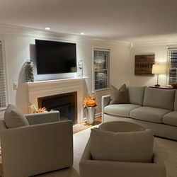 Bassett Furniture - Beckham living room set .