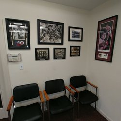 Chick's Mens Hairstyling - Waiting area