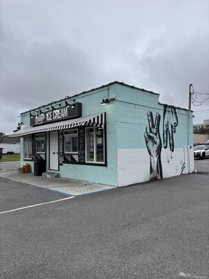 Lolly's Creamery by null