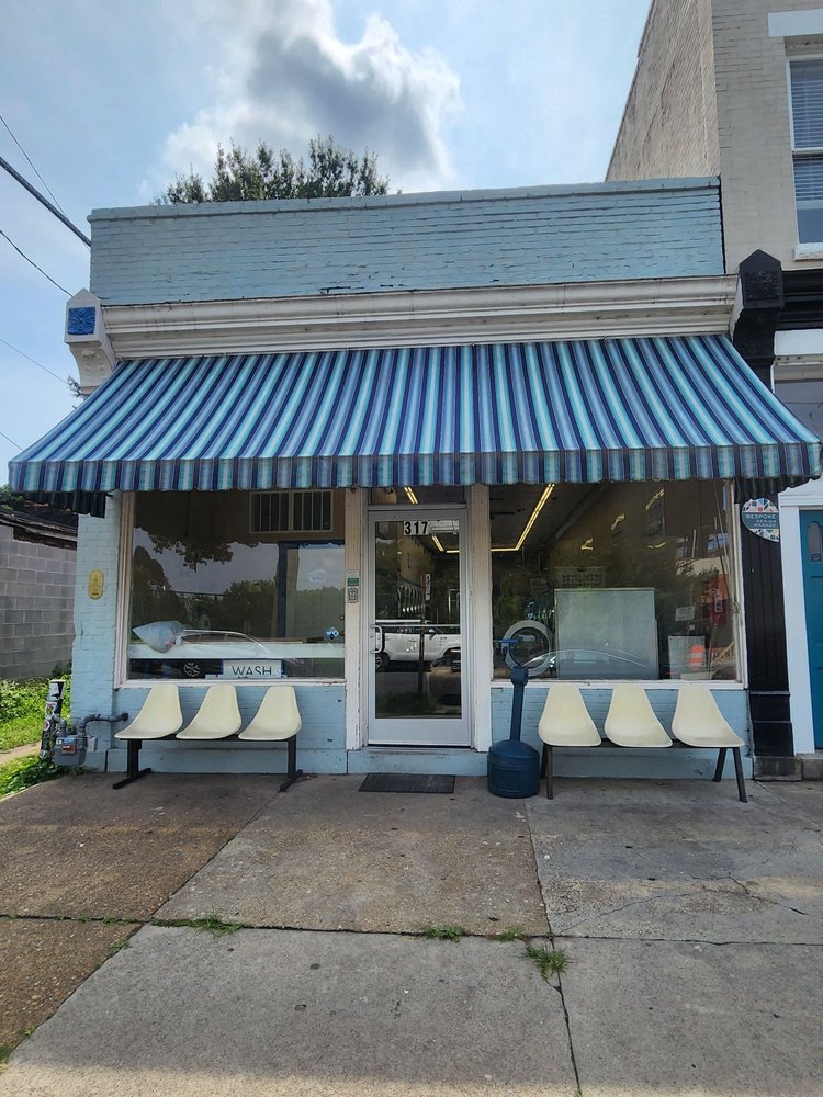 NEIGHBORHOOD LAUNDROMAT Updated August 2024 26 Photos & 13 Reviews