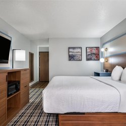 AmericInn by Wyndham Cloquet - Guest room