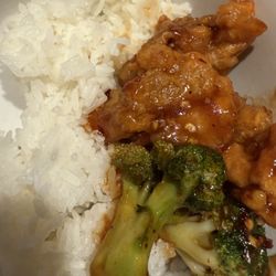 General Tso's Chicken with rice