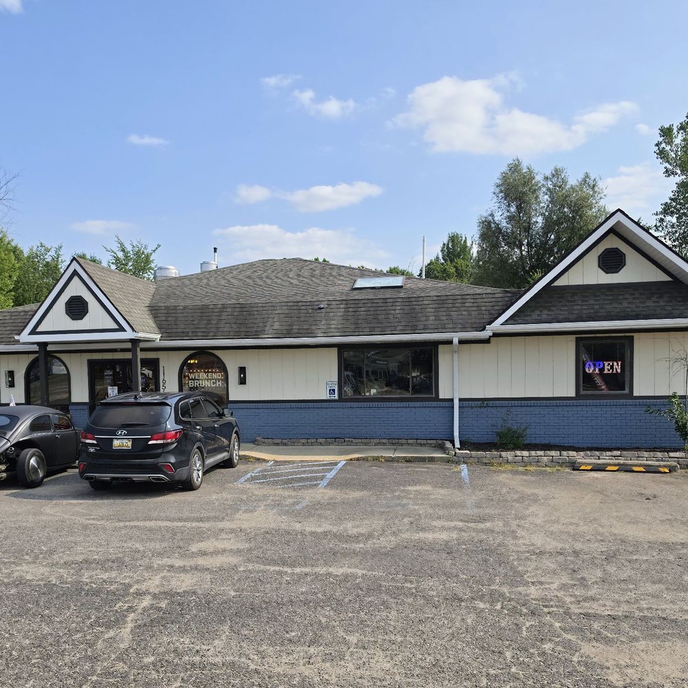 Bobbie Sue’s Roadhouse - outside - Southern Near Me - Lowell, Michigan