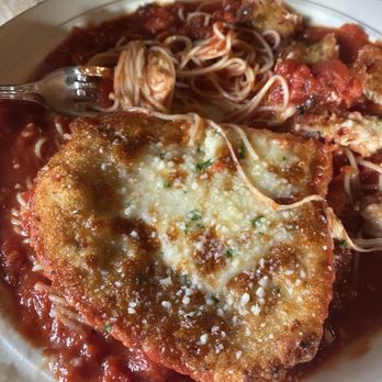 Z Bardhi's - Chicken Parm again with very little amount of pasta. Disappointing. - Italian Near Me - Tallahassee, Florida Z Bardhi's - Chicken Parm again with very little amount of pasta. Disappointing. - Italian Near Me - Tallahassee, Florida