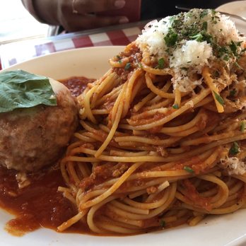 Sugo - Spaghetti w meatball - Italian Near Me - Toronto, Ontario Sugo - Spaghetti w meatball - Italian Near Me - Toronto, Ontario