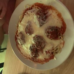 Lakeside Pizzeria & Grill - Spaghetti with homemade meatballs (way too much mozzarella cheese on top in my opinion)