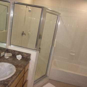 Caribe Cove - Bathroom - Hotels Near Me - Kissimmee, Florida Caribe Cove - Bathroom - Hotels Near Me - Kissimmee, Florida