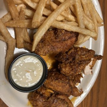 Anchor Bar - Chicken Fingers - American Near Me - Amherst, New York