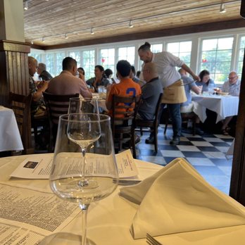 Mustards Grill - Interuir - New American Near Me - Napa, California Mustards Grill - Interuir - New American Near Me - Napa, California