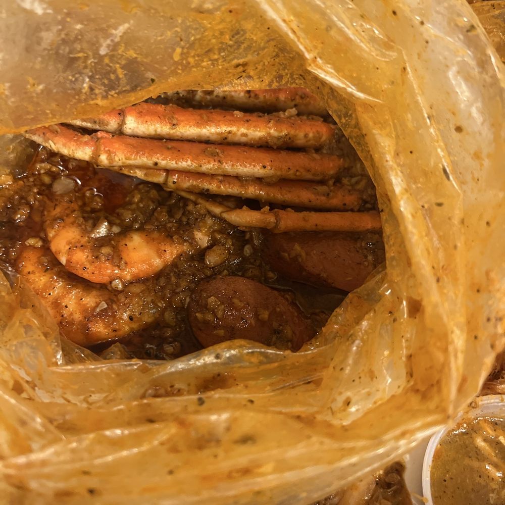Bag O' Crab - Snow crab legs, sausage, shrimp, corn and potatoes. - Seafood Near Me - Montebello, California