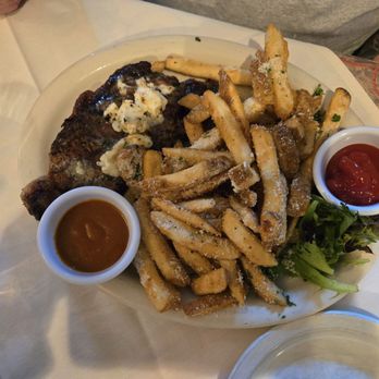 King George II Inn - Steak frites - Salad Near Me - Bristol, Pennsylvania King George II Inn - Steak frites - Salad Near Me - Bristol, Pennsylvania