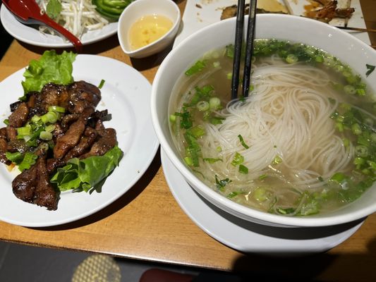 Pho Ngon by null
