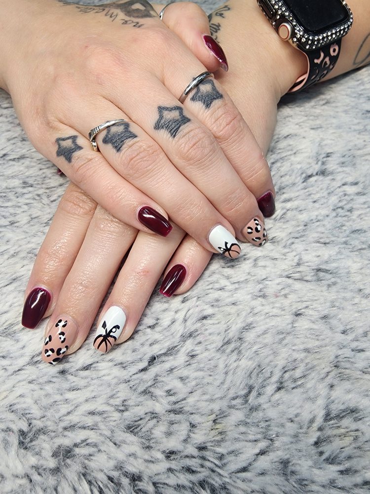 Nails Nails Nails Logo