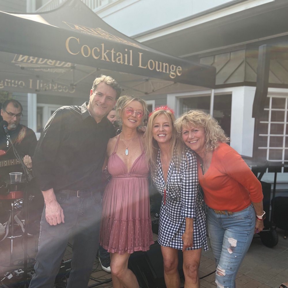 Auburn Lounge & Wine Bar - Lounges Near Me - Danville, California