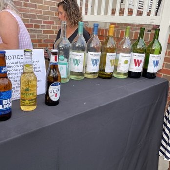Walterboro Wildlife Center - Beverage table - Venues & Event Spaces Near Me - Walterboro, South Carolina Walterboro Wildlife Center - Beverage table - Venues & Event Spaces Near Me - Walterboro, South Carolina